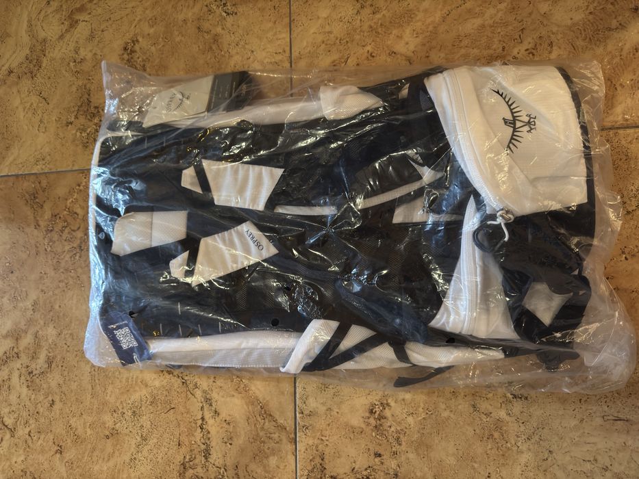 Рюкзак туристичний чоловічий Osprey Talon 22 л black white 10006770