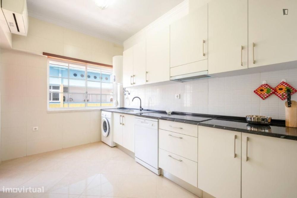 Apartamento com 2 quartos - localizado em Costa da Caparica Lisbon