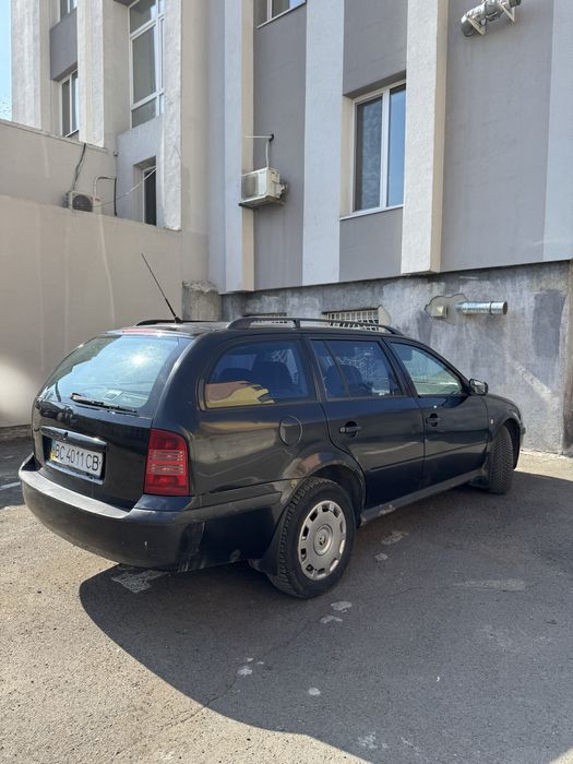 Шкода Октавія Тур  1.8 турбо