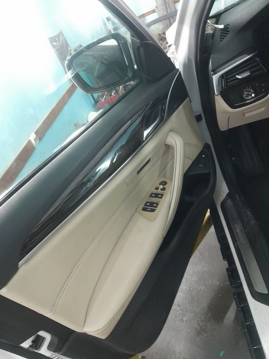 Дверні карти обшивки дверей bmw g30