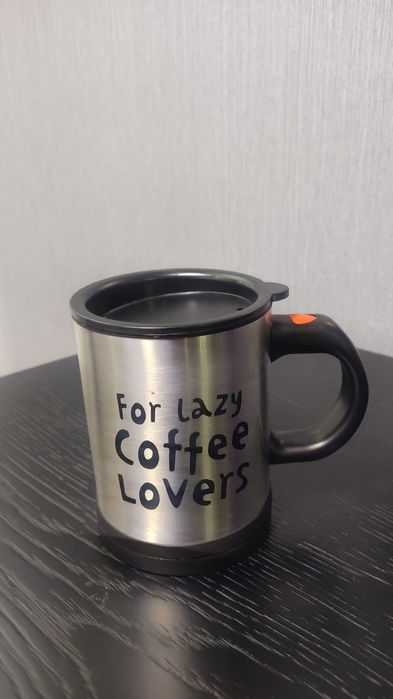 Copo em inox ,a Pilhas , com 13 cm de altura, para  aquecer líquidos.