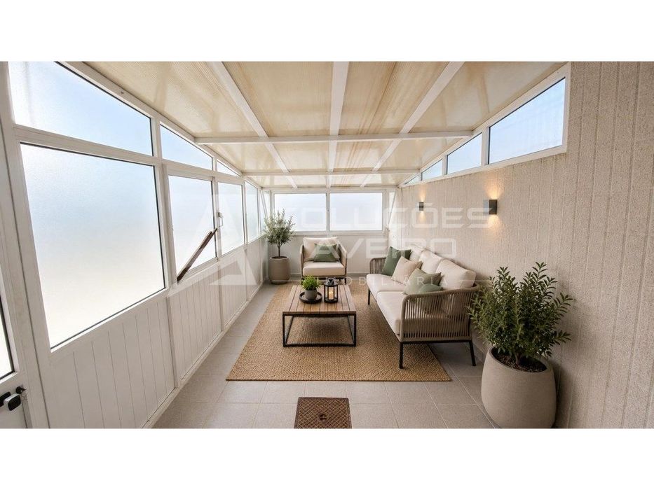Apartamento T3 com terraço e garagem fechada a 5min das praias!