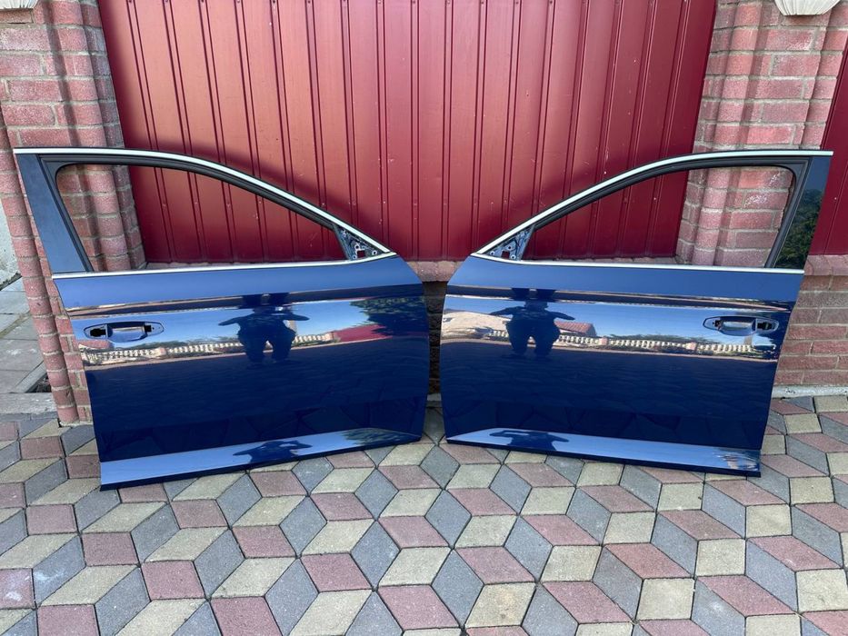 Двері Дверка Skoda Superb 3 Універсал Синя LA5F Рідна фарба