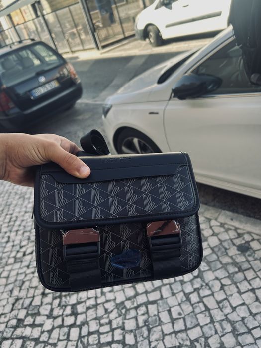 Bolsa da lacoste (nova)