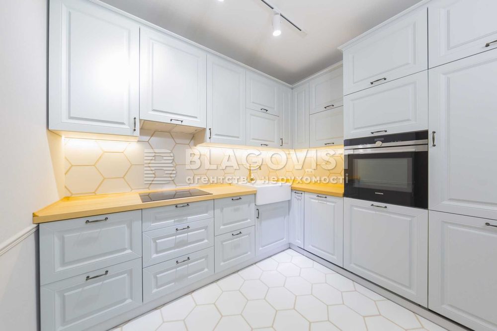 Генератор! Дизайнерський євроремонт, Драгоманова 2А!