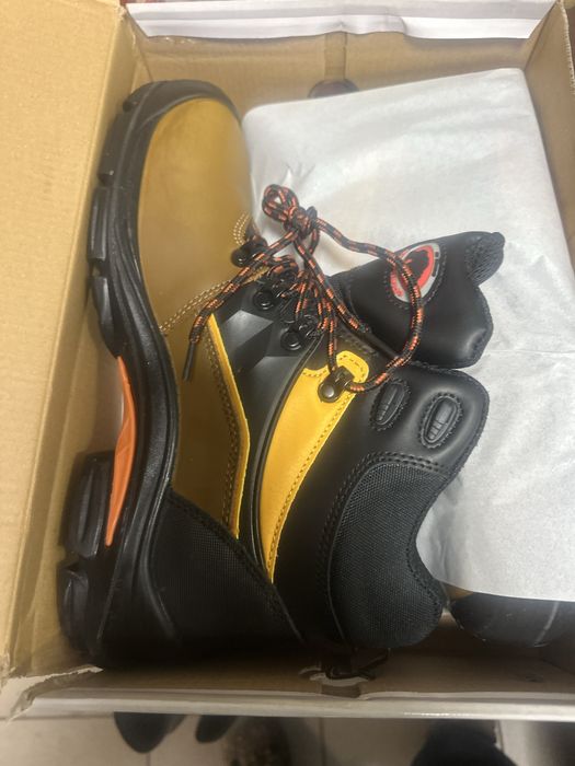 Sprzedam buty robocze