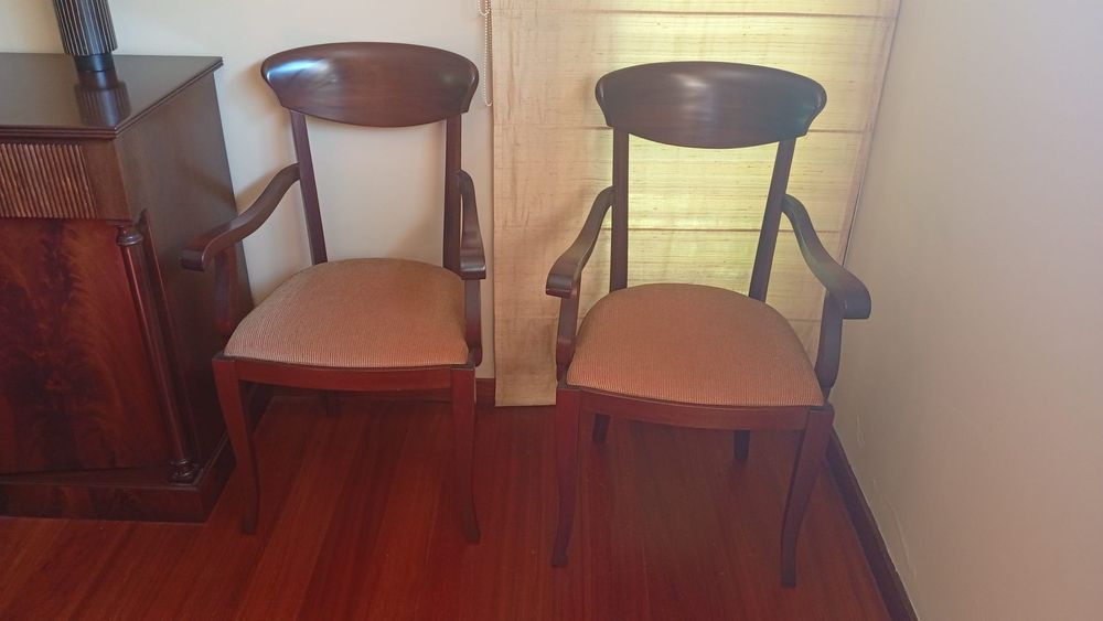 Conjunto de cadeiras em cerejeira