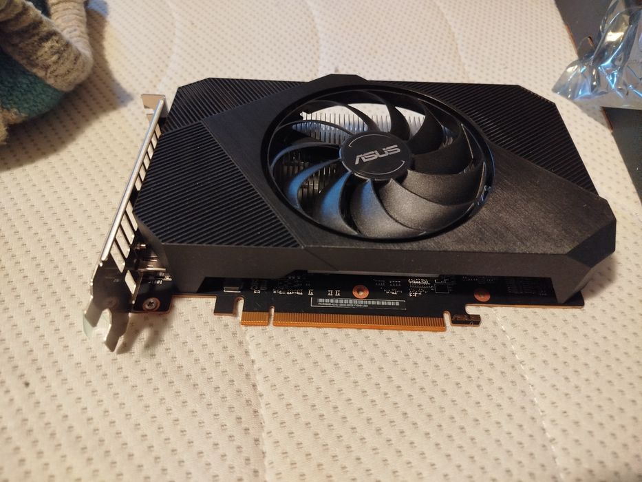 ASUS Radeon Phoenix RX 6400 4GB