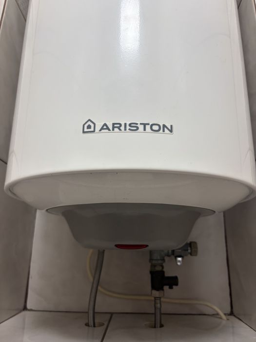 Бойлер Ariston 80 літрів