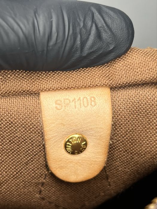 Louis Vuitton Speedy 30