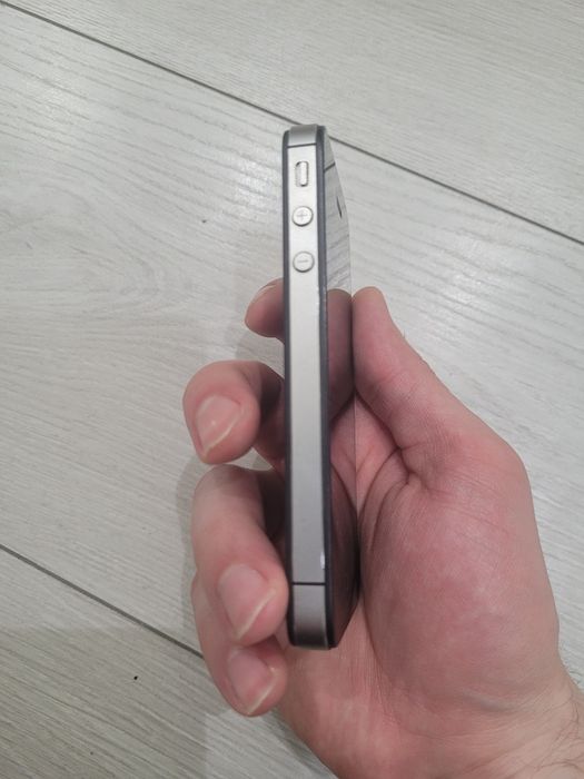 Smartfon iPhone 4S stan idealny
