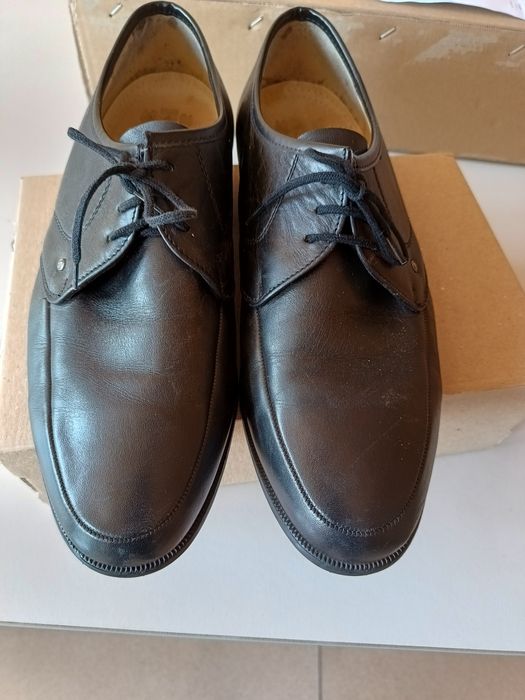 Продам отличные кожаные туфли.