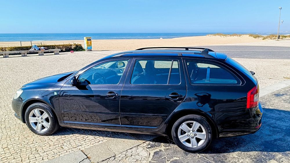 Vendo Skoda Octavia Break Diesel (características em anexo).