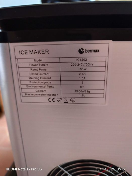 Máquina fazer cubos de gelo