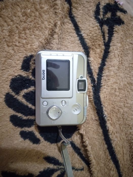 не робочий цифровий фотоапарат