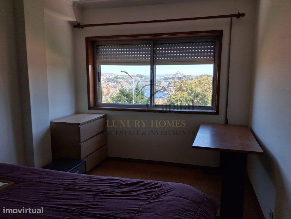 Apartamento T3+1 Com Fantastica Vista Sobre O Douro, Uma Box (3 Lug...