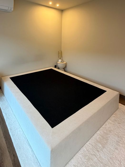 Cama de casal estofada