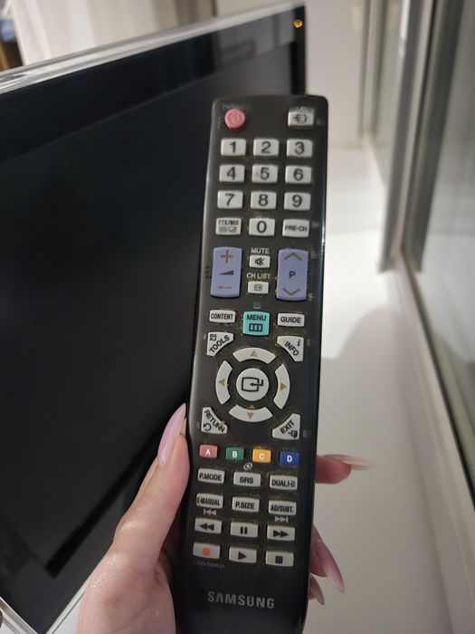 Телевізор самсунг LE19D451G3W