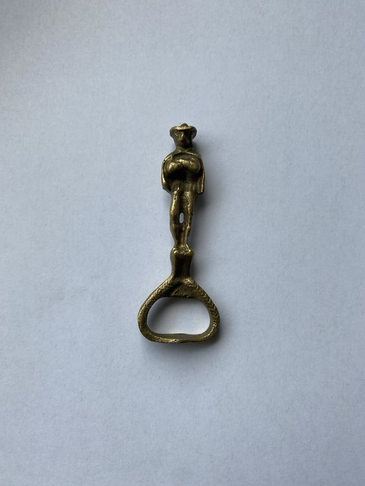 Otwieracz mosiężny