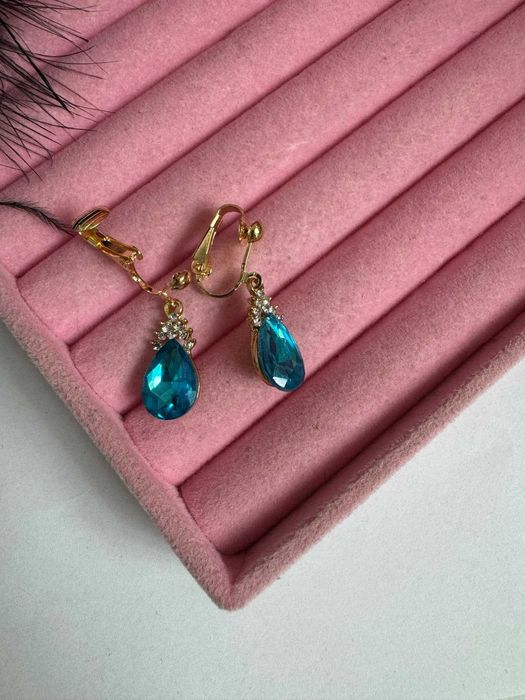 Złoty komplet biżuterii klipsy naszyjnik kryształ z28