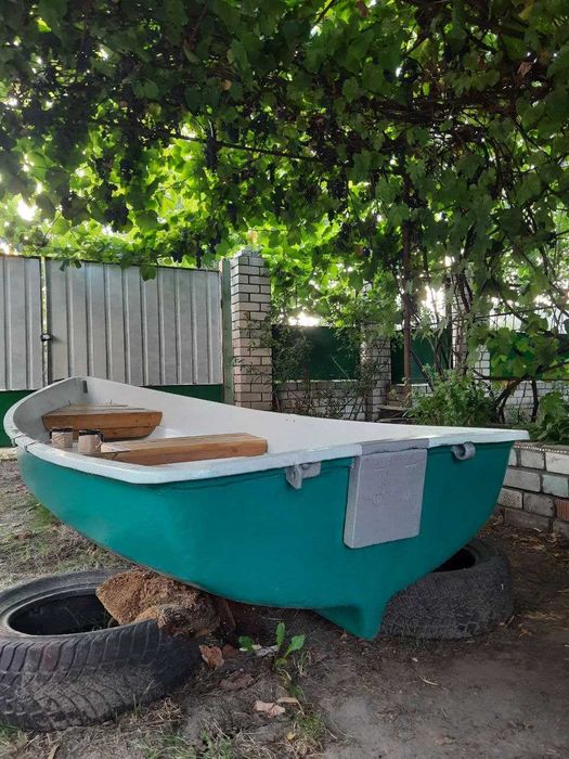 Продам пластиковую лодку ПЕЛЛА