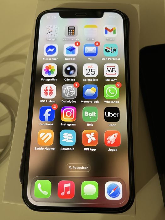 iPhone 12 preto com garantia e 92% de bateria