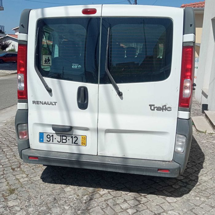 Renault Trafic 9 Lugares – 2010 | Excelente Estado