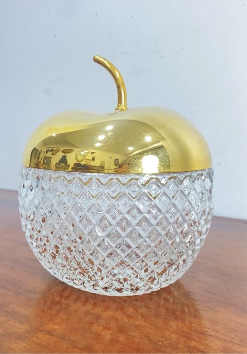 Bomboneira em vidro.