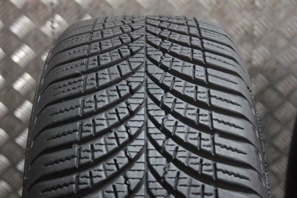 205/60/16 Goodyear Vector 4Seasons 205/60 R16 92H 2021r