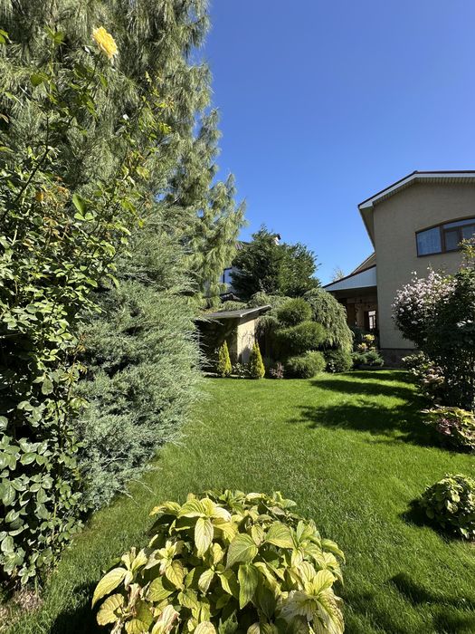 Будинок в класичному стилі. Для Родини в затишному місці біля моря.