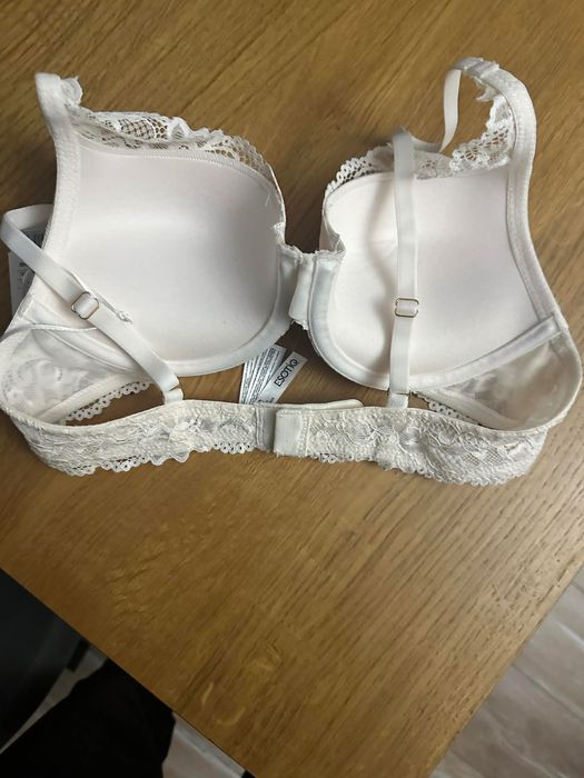 Biustonosz esotiq usztywniany