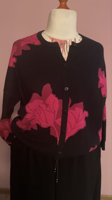 Cudny sweter rozpinany  40/42/44/46