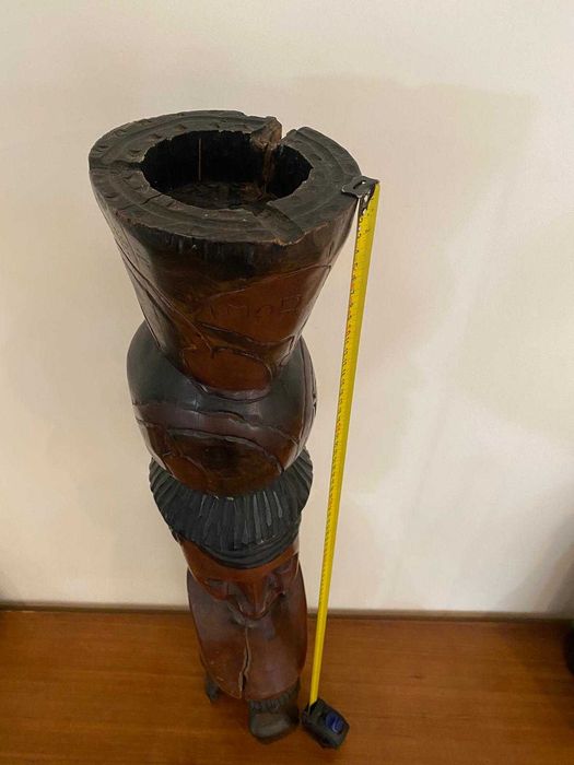 Estátua cinzeiro em madeira africana