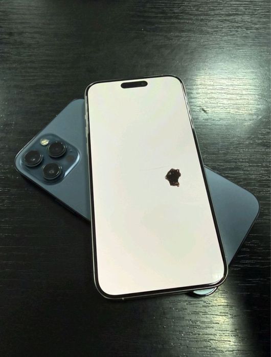 Дисплей iphone 15 pro max є дефект