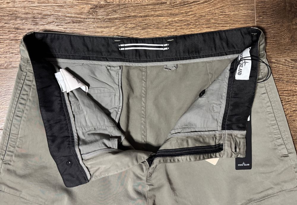 Брюки карго Stone Island.