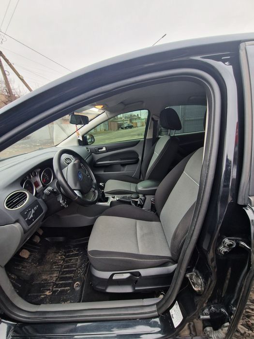 Ford Focus 2010 року