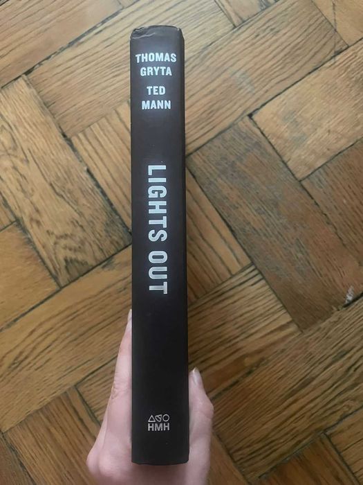 Книга Томас Грет "Lights Out". Книги з бізнесу, історія успіху