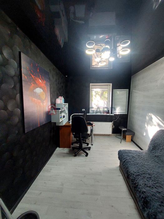 Будинок для невеликої родини або їх батьків