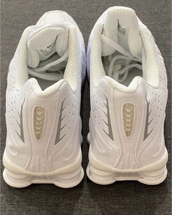 Новые кроссовки Nike Shox R4 39-40 размер