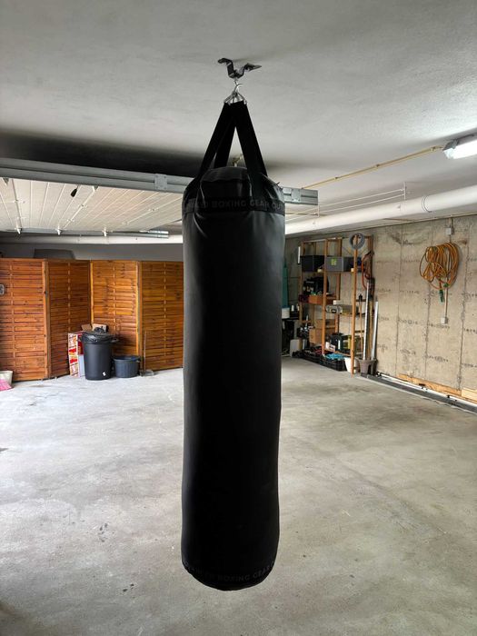 Saco de boxe 155 CM 50 kg  como novo mais suporte