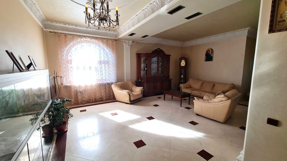 Будинок у Львові р-н вул. Стрийської Преміум Класу для Представництва