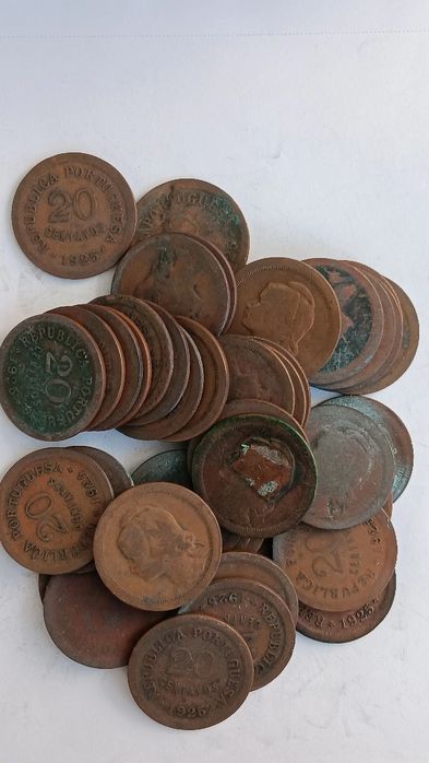 43 moedas de 20 centavos de 1924 e 25.