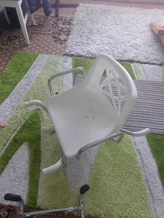 Krzesło do wanny dla osoby niepełnosprawnej fotel do kąpieli w wannie