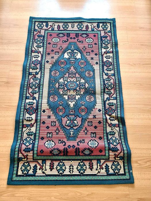 Tapete tipo Arraiolos - 1.40 x 0.80 cm