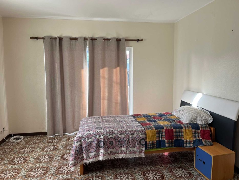 Andar de Moradia T3 para arrendamento