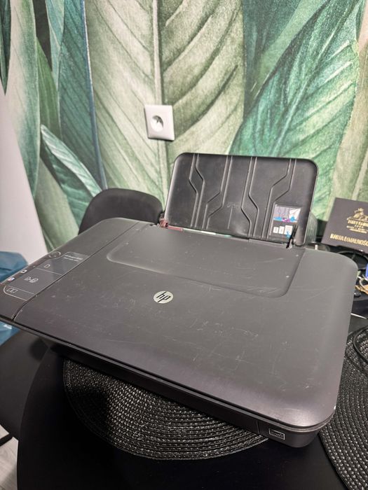 HP Deskjet 2050 (All-in-One).