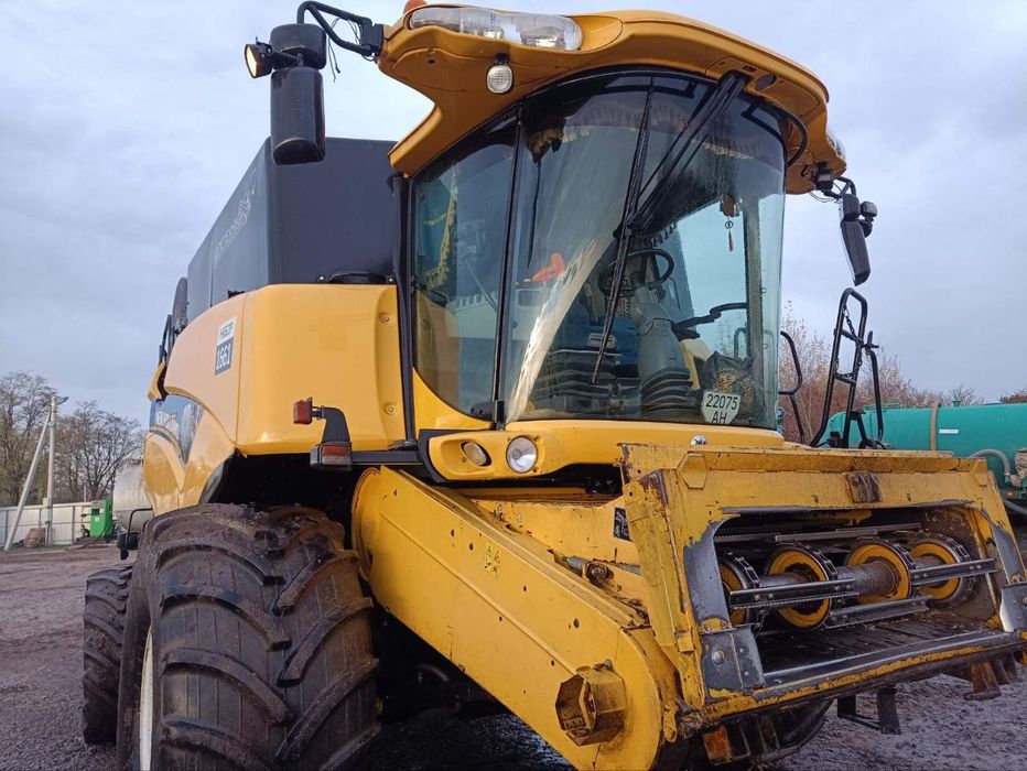 Комбайн New Holland CX8080