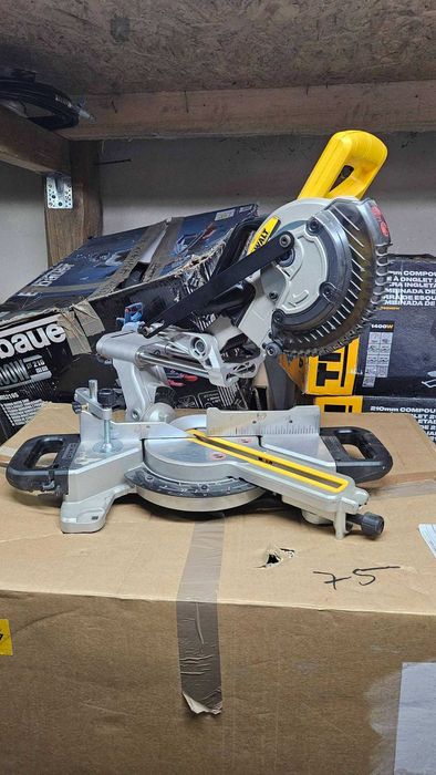 Ukośnica z posuwem DeWalt DCS365 18V 185MM bez akumulatora