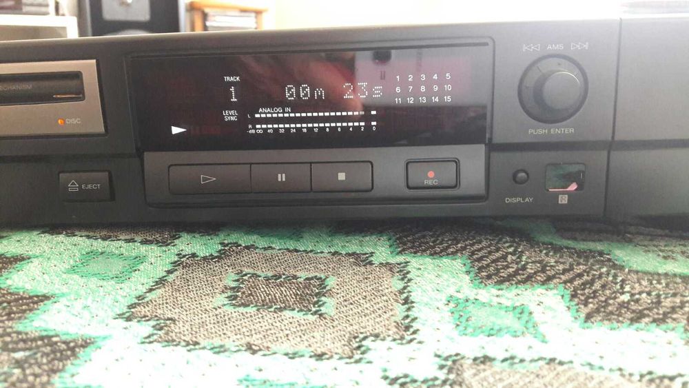 мини дисковая дека Sony-MDS 501 с пультом \коллекционное состояние!