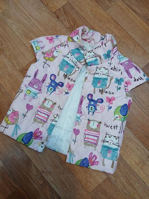 жилетка стьогана для дівчинки 110р